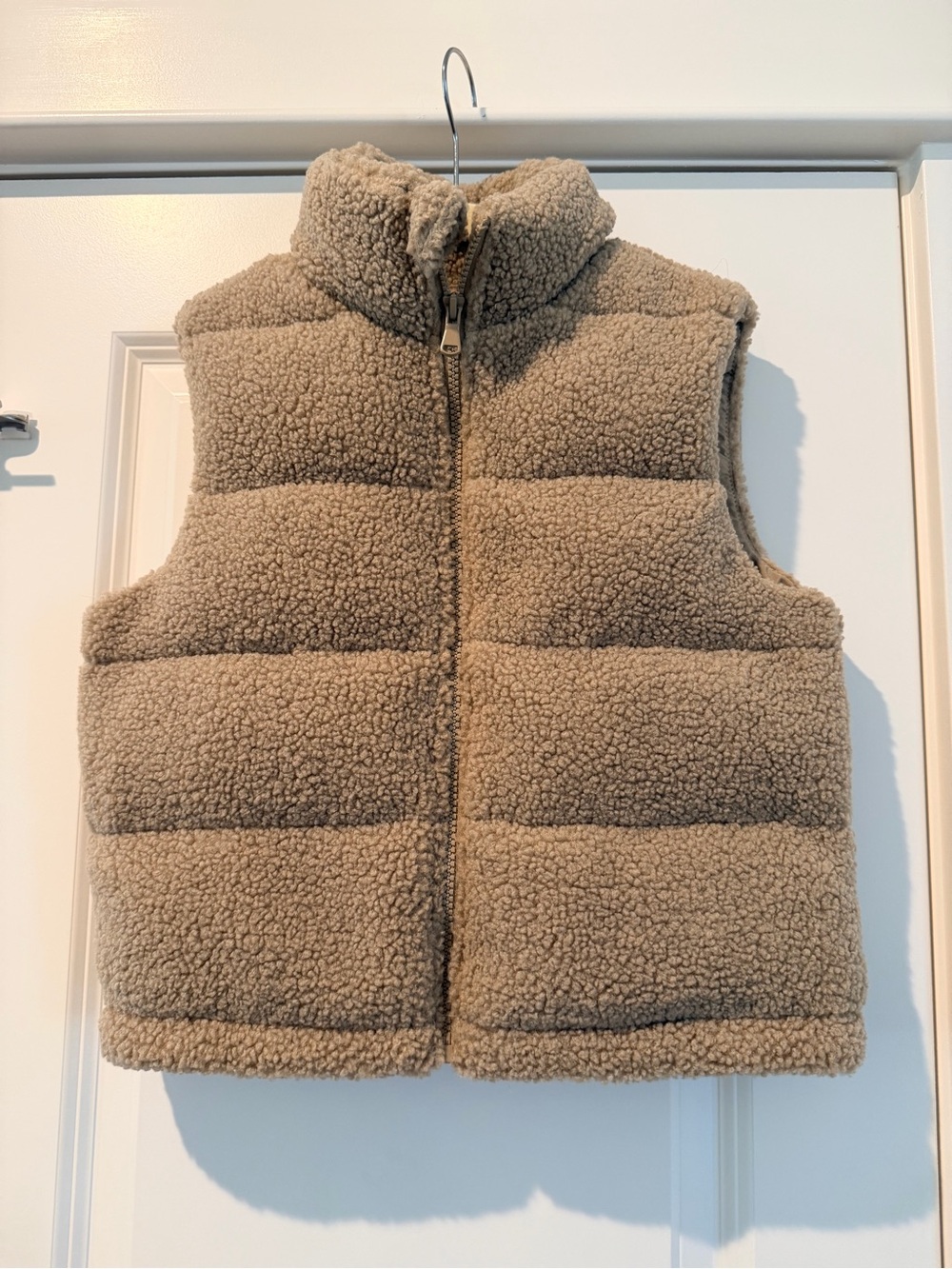 Art Class Kids Sherpa Puffer Vest in Taupe